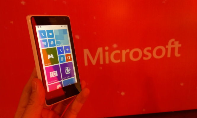 Lumia 435 được sản xuất tại Việt Nam, có giá cạnh tranh, 1,79 triệu đồng - Ảnh: T.Trực