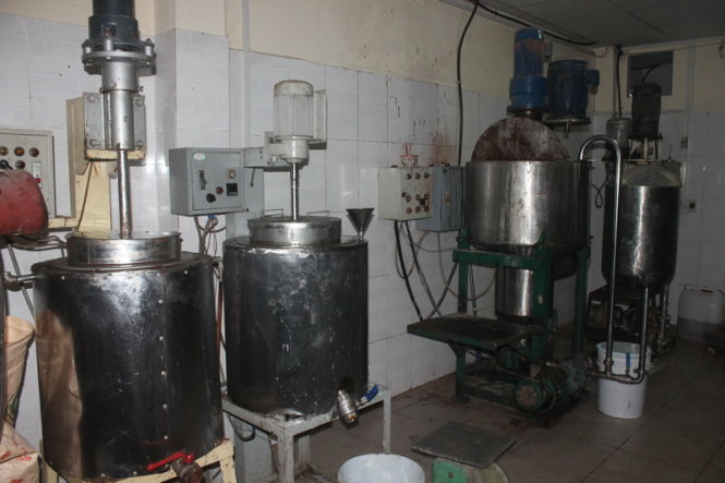 Hệ thống máy móc sản xuất bánh kẹo của công ty TNHH Ngọc Long - Ảnh: Hoàng Lộc