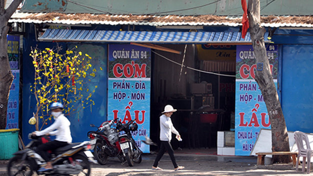 Quán “Hào Long Sơn” đã dỡ bỏ biển hiệu. (Ảnh chụp chiều 2-2) - Ảnh: Đông Hà