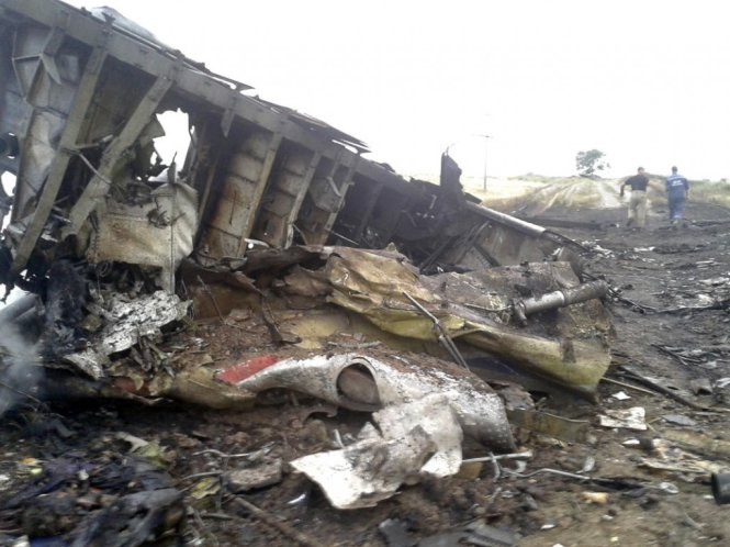 Chiếc máy bay MH17 bị nạn ở miền đông Ukraine - Ảnh: Reuters