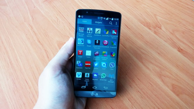 LG G3, smartphone cao cấp với màn hình qHD, chụp ảnh lấy nét nhanh bằng laser - Ảnh: T.Trực