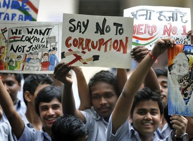 Công khai và tạo điều kiện tiếp cận dễ dàng các thủ tục hành chính được xem là biện pháp chống tham nhũng tại Chennai - Ảnh: AFP