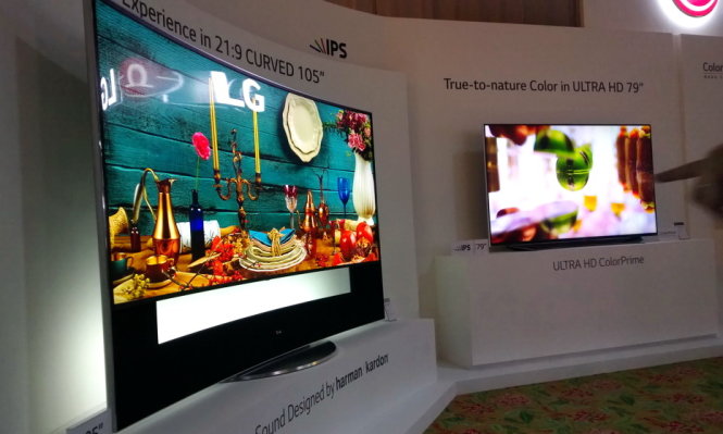 Tivi màn hình cong 4K / UHD được LG giới thiệu tại InnoFest 2015 - Ảnh: T.Trực