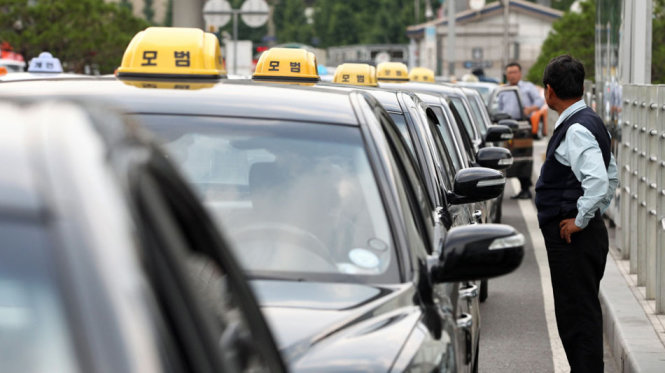 Seoul treo thưởng đến một triệu won để báo cáo các trường hợp tài xế tham gia đưa đón khách qua dịch vụ Uber - Ảnh minh họa: Mashable.com