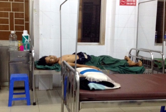 Bệnh nhân Hoàng Vũ Thanh Tài đang được điều trị tại khoa Ngoại tổng quát, Bệnh viện Đa khoa Thống Nhất Đồng Nai - Ảnh: A Lộc