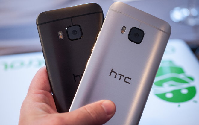 Hai màu bạc và đen của HTC One M9, ngoài ra, smartphone này còn phiên bản màu vàng (Gold) - Ảnh: Android Central