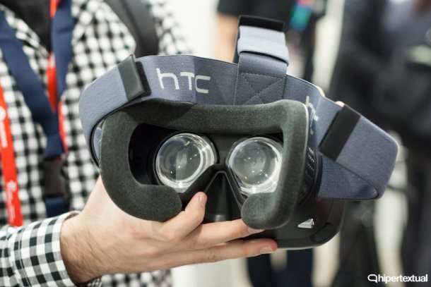 Thiết bị HTC Re Vive tại MWC 2015 - Ảnh: HiperTextual