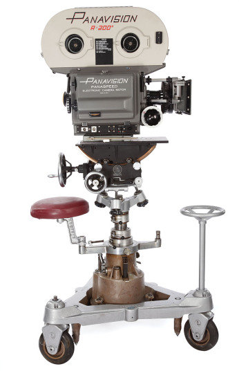 Chiếc máy quay phim Panavision PSR 35mm được đạo diễn George Lucas sử dụng để quay phim Star Wars (1977) được bán với giá 625.000 đô la.