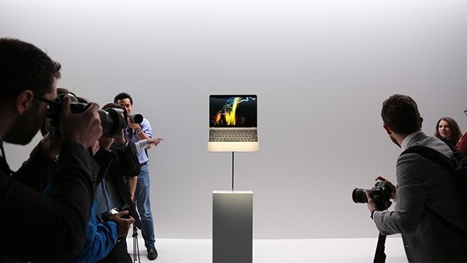 Apple MacBook 2015 màn hình 12-inch Retina - Ảnh: Mashable
