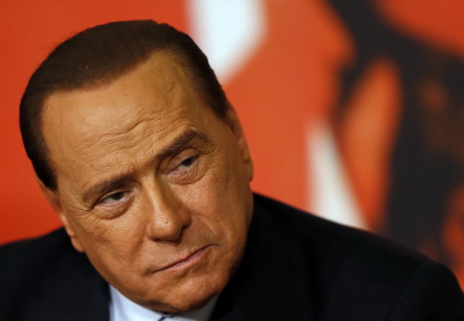 Cựu thủ tướng Italy Silvio Berlusconi tham dự một cuộc họp báo tại Rome - Ảnh: Reuters