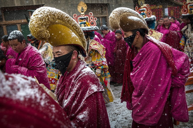 Có thời điểm tuyết rơi trong 4 ngày diễn ra Đại lễ cầu nguyện - Ảnh: Getty Images