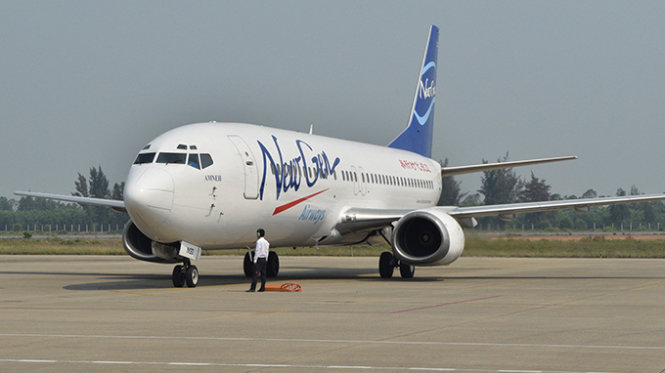 Máy bay của hãng NewGen Airways đáp xuống sân bay Phú Bài