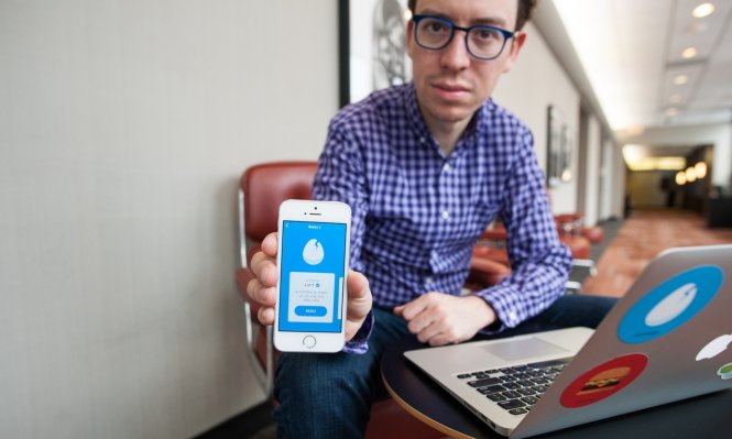 Giáo sư Luis von Ahn giới thiệu ứng dụng Duolingo - Ảnh: Max Herman/Demotix - The Guardian