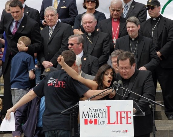 ​Trước đó tại Canada đã từng xảy ra nhiều vụ cởi áo biểu tình - Ảnh: Femen​