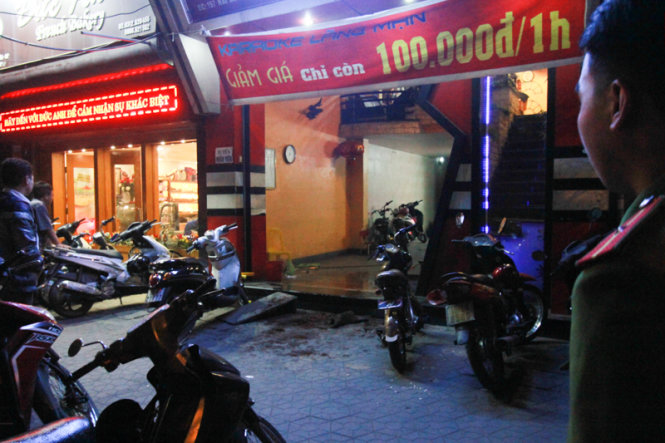 Hiện trường vụ việc ẩu đả dẫn tới một người nhập viện trong tình trạng nguy kịch - Ảnh: Tiến Thắng