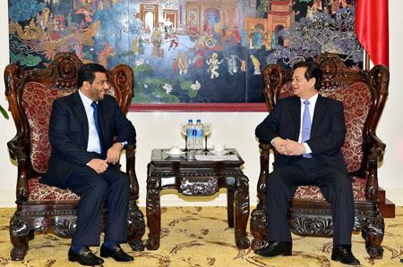 Thủ tướng Nguyễn Tấn Dũng tiếp đại sứ Qatar Abdullah Sultan Al-Hamar - Ảnh: Chinhphu.vn
