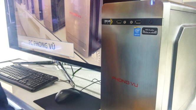 Máy tính để bàn thương hiệu PC Phong Vũ với Windows 8.1 with Bing bản quyền - Ảnh: T.Trực