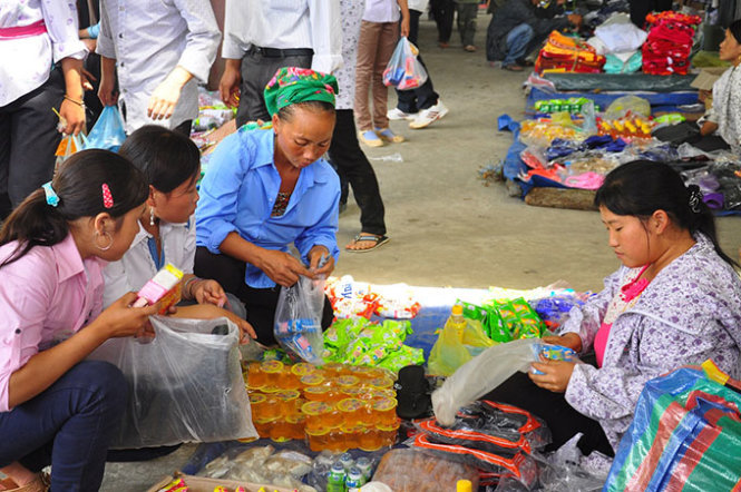 Một góc chợ biên Nậm Cắn - Noọng Hét (Lào)