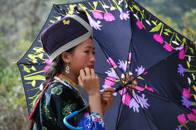 Duyên dáng thiếu nữ Mông trong ngày hội đầu Xuân