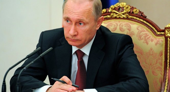 Ông Putin chia sẻ về những khoảnh khắc khó khăn nhất của nhiệm kỳ tổng thống - Ảnh: AP