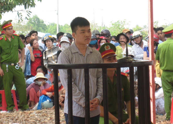 Bị cáo Nguyễn Hoài Nam trước vành móng ngựa