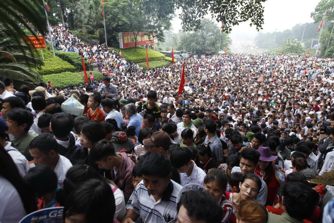 Ước tính đã có hàng triệu lượt người tham dự lễ giỗ Tổ Hùng Vương 2015 - Ảnh: Nguyễn Khánh