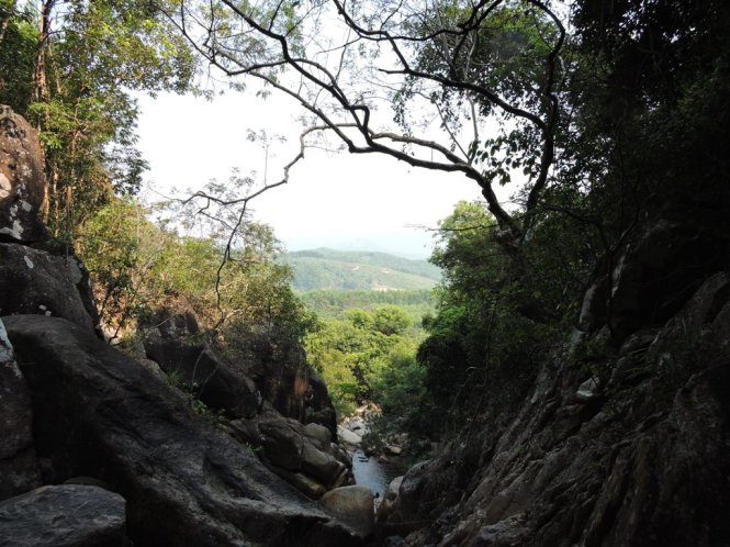 Một góc thung lũng Quế Sơn nhìn từ đỉnh suối Tiên