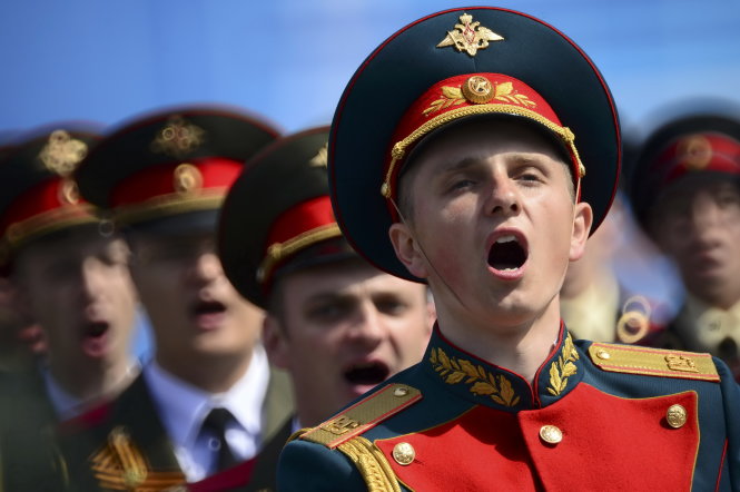 Quân nhân Nga tại cuộc diễu binh kỷ niệm 70 năm ngày chiến thắng phát xít - Ảnh: Reuters