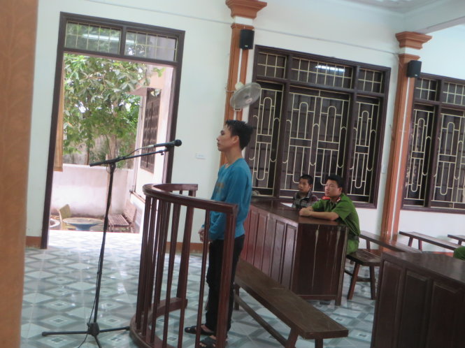 Bị cáo Nguyễn Văn Hòa tại phiên tòa sáng 12-5 - Ảnh: Nguyễn Lê