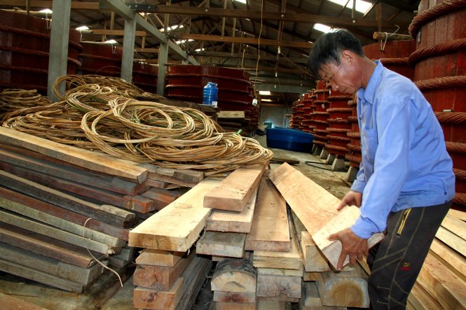 Thợ cả Trương Minh Hạp, một trong những thợ nhà thùng cuối cùng của Phú Quốc - Ảnh: Tấn Đức