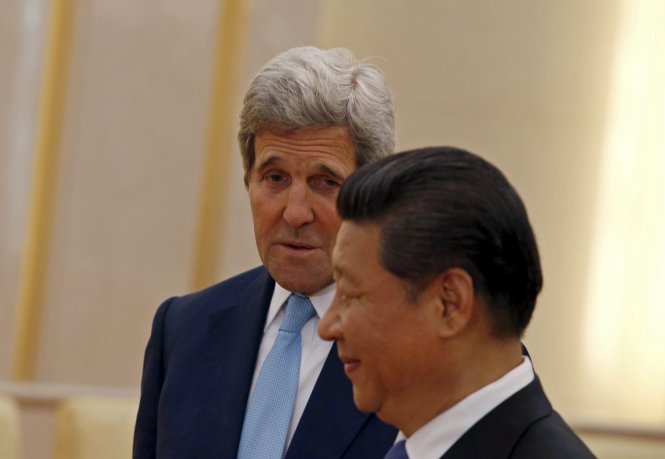 Ngoại trưởng Mỹ John Kerry được Chủ tịch Tập Cận Bình tiếp tại Đại lễ đường nhân dân ở Bắc Kinh ngày 17-5 - Ảnh: Reuters