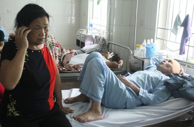 Bà Ninh và chồng vẫn chưa hết bàng hoàng về vụ tai nạn - Ảnh: Doãn Hòa