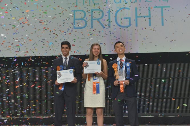Ba bạn trẻ xuất sắc nhận các giải thưởng cao nhất của Hội thi Intel ISEF 2015 - Ảnh: Intel