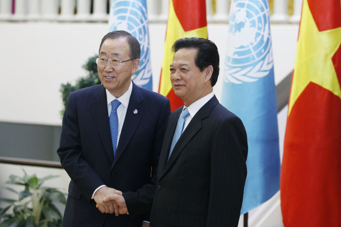 Tổng thư ký Liên hợp quốc Ban Ki Moon chào xã giao Thủ tướng chính phủ Nguyễn Tấn Dũng  - Ảnh: Nguyễn Khánh