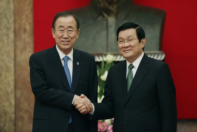 Chủ tịch nước Trương Tấn Sang và Tổng thư ký Liên hợp quốc Ban Ki Moon (từ phải qua trái) trong lễ đón chính thức tại Phủ Chủ tịch  - Ảnh: Nguyễn Khánh