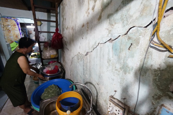 Căn nhà xuống cấp nghiêm trọng của gia đình anh Lê Bình Sang trên đường Nguyễn Thị Định, Q.2, TP.HCM - Ảnh: Quang Định