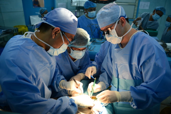 Một ca phẫu thuật ghép gan tại Bệnh viện Nhi Đồng 2, TP.HCM. 20 năm nữa nền y học Việt Nam sẽ có nhiều thành tựu hơn - Ảnh: Hữu Khoa