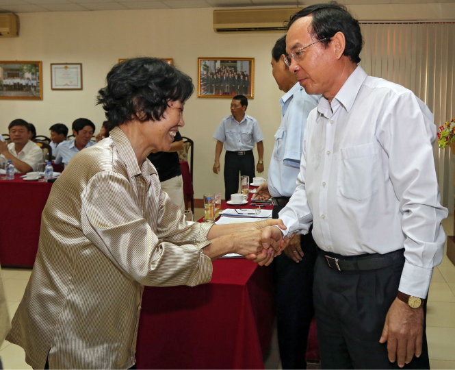 Những cái bắt tay cảm ơn với Bộ trưởng - Chủ nhiệm Văn phòng Chính phủ sau buổi tiếp công dânẢnh: Việt Dũng