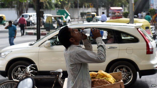 Ấn Độ đang đương đầu với đợt nắng nóng gần 50 độ C Ảnh: AFP