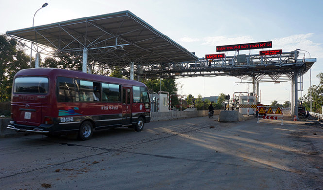 Trạm thu phí BOT Toàn Mỹ 14 sắp hoàn thành (ảnh chụp ở H. Đắk Mil, tỉnh Đắk Nông chiều 24-5) - Ảnh : N.C.T