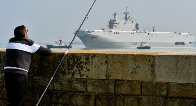Chiếc tàu Mistral tại cảng Saint-Nazaire của Pháp - Ảnh: AFP