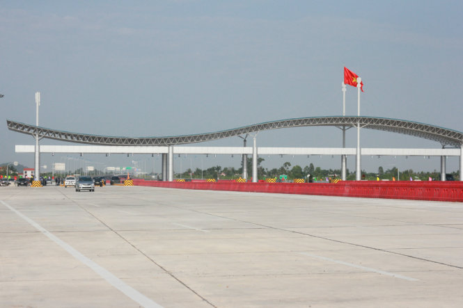 Trạm thu phí đường bộ đoạn tuyến cao tốc Hà Nội - Hải Phòng sẽ chính thức hoạt động từ 1-6 - Ảnh: Tiến Thắng