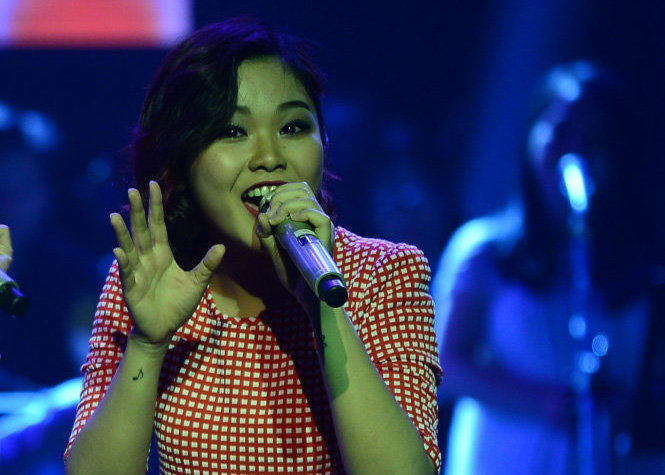 Ca sĩ Thảo Nhi lần đầu đến với Bài hát Việt trong vai trò tác giả tại live show tháng 5-2015 - Ảnh: Quang Định
