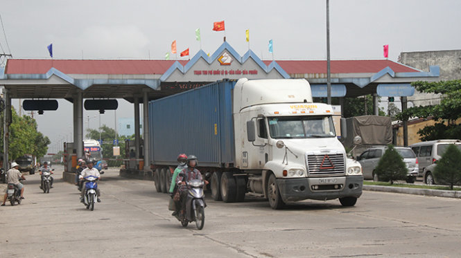 Trạm thu phí Hòa Phước (Đà Nẵng) phát hiện nhiều xe dùng đăng kiểm giả - Ảnh: Đ.Cường