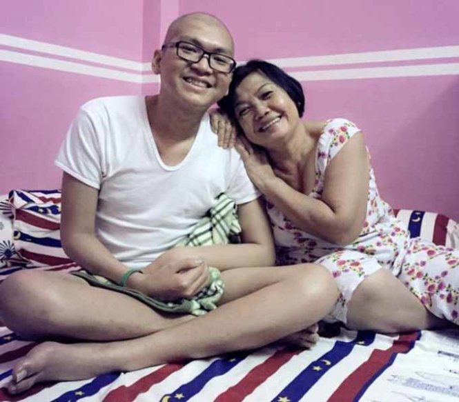 Khánh và mẹ - Ảnh: gia đình cung cấp