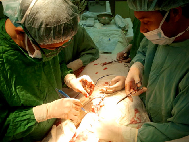Bệnh nhân ung thư vú được phẫu thuật tại Trung tâm ung bướu Bệnh viện Trung ương Huế - Ảnh: N.Linh