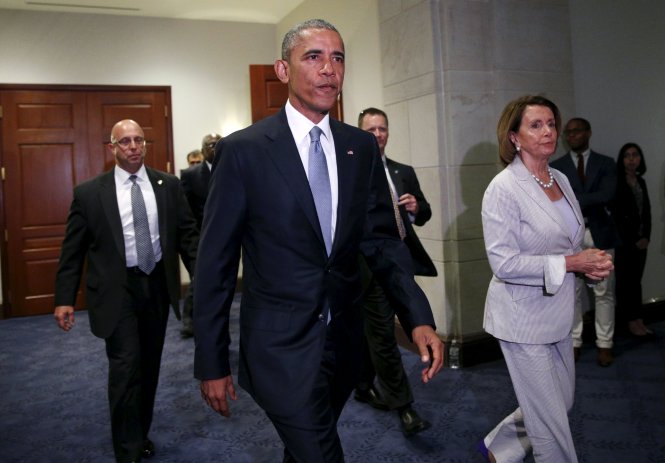 Tổng thống Mỹ Barack Obama đã đến đồi Capitol vận động các nghị sĩ Dân chủ nhưng bất thành - Ảnh: Reuters
