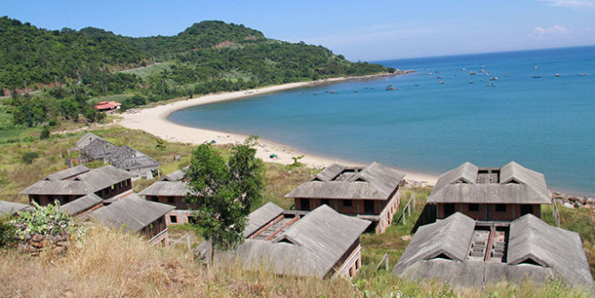 Biệt thự bỏ hoang nhiều năm của dự án Sontra Travel ở bãi Con, bán đảo Sơn Trà, TP Đà Nẵng - Ảnh: V.Hùng