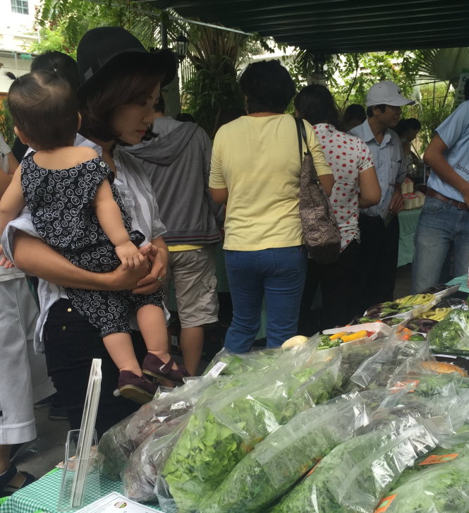 Các hoạt động trong phiên chợ xanh sáng 20-6 - Ảnh: Diệu Nguyễn
