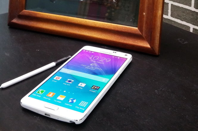 Galaxy Note 4 tiện dụng với bút điện tử S Pen, màn hình Quad HD và RAM 3GB - Ảnh: T.Trực